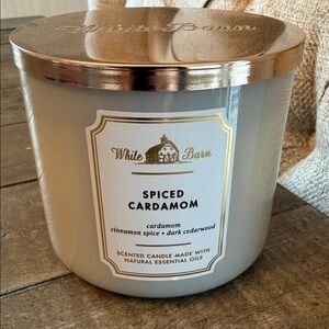 White Barn Spiced Cardamom Candle